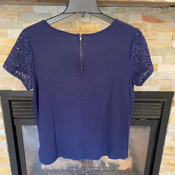 Market & Spruce Petite Top - Picture 3 of 5